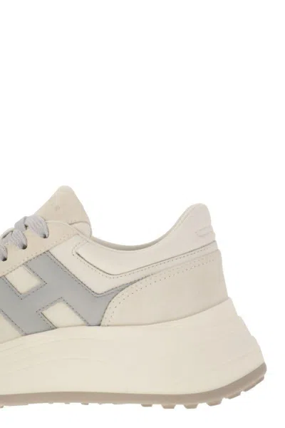 Hogan Chunky Sole Sneakers With Textured Outsole In White