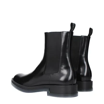 Alexander Mcqueen Calf Leather Chelsea Float Boots In Black