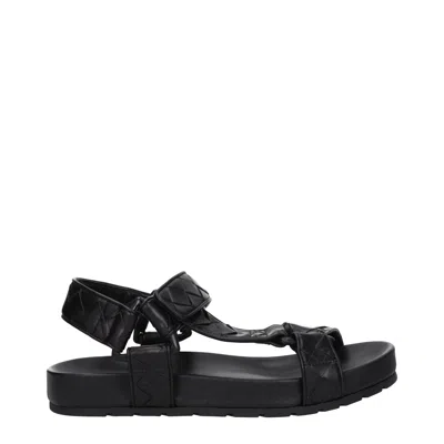 Bottega Veneta Sandal In Black