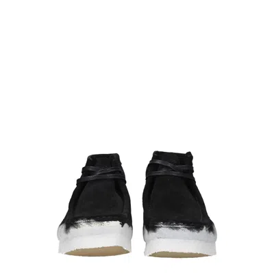 Clarks Wallabee Boots Men Suede Black/white