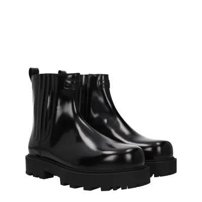Givenchy Streamlined Leather Ankle Boots