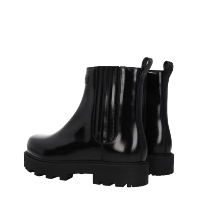 Givenchy Streamlined Leather Ankle Boots