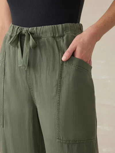 Faherty Topanga Drape Pants In Thyme