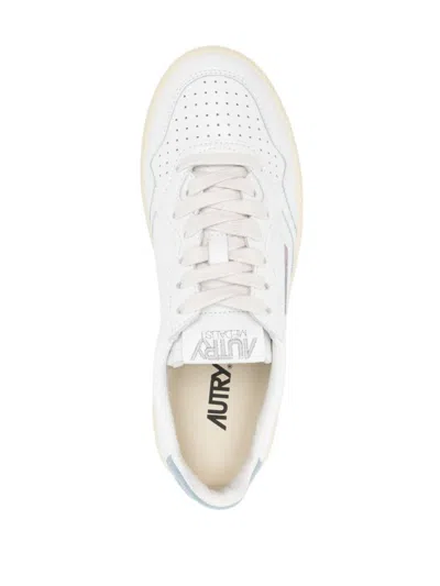 Autry 'medalist Low' White Sneakers With Logo Detail And Heel Tab In White