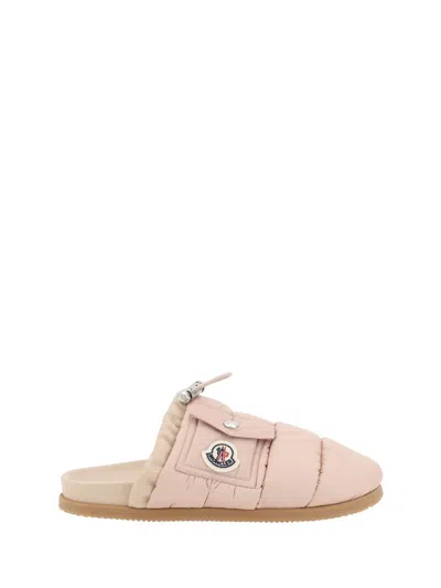 Moncler Mon Pocket Slippers With Soft Padded Design And Logo Patch In Pink