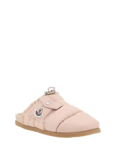 Moncler Mon Pocket Slippers With Soft Padded Design And Logo Patch In Pink