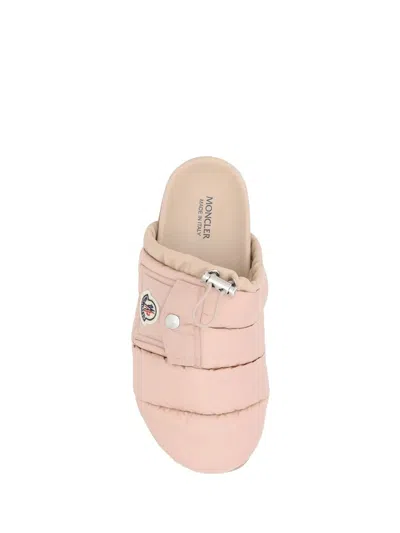 Moncler Mon Pocket Slippers With Soft Padded Design And Logo Patch In Pink