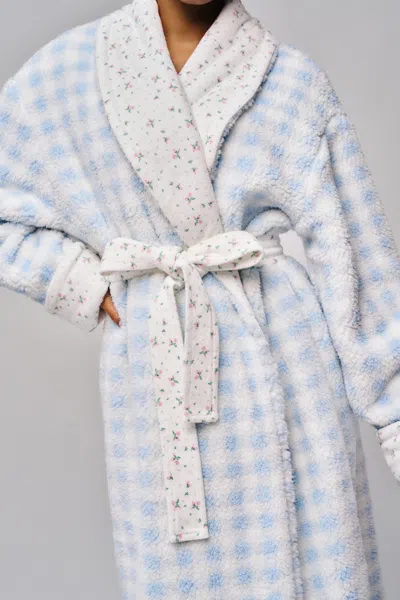 Danielle Guizio Ny Cozy Cloud Reversible Robe In Floral White/ Gingham