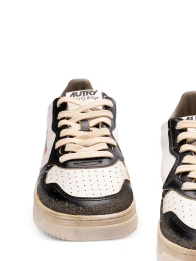 Autry Leather Medalist Low Super Vintage Sneakers