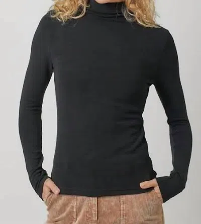 Mystree Long Sleeve Turtleneck Sweater In Black In Black