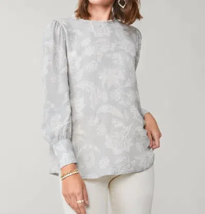 Spartina 449 Raynee Maritime Forest Field Blooms Blouse In Soft Mist In Multi