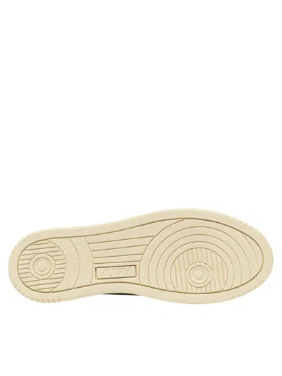 Autry Medialist Low Leather Sneakers In White