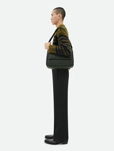 Bottega Veneta Men Cobble Messenger Grande In Green