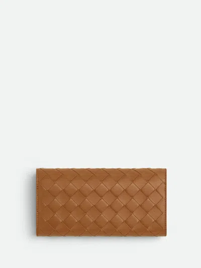 Bottega Veneta Women Portafoglio Intrecciato Con Patta Grande In Brown