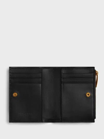 Bottega Veneta Portafoglio Intrecciato Bi-fold Piccolo Con Zip In Black