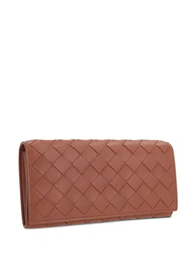 Bottega Veneta Women Portafoglio Intrecciato Con Patta Grande In Brown
