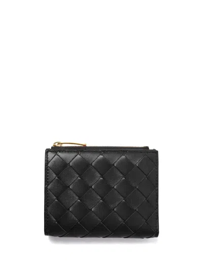 Bottega Veneta Portafoglio Intrecciato Bi-fold Piccolo Con Zip In Black
