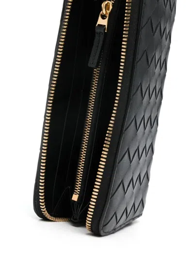 Bottega Veneta Women Portafoglio Intrecciato Grande Con Zip In Black