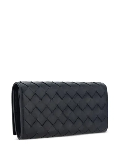 Bottega Veneta Women Portafoglio Intrecciato Con Patta Grande In Black