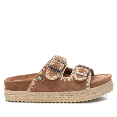 Xti Women's Flat Sandals In Camel In Brown