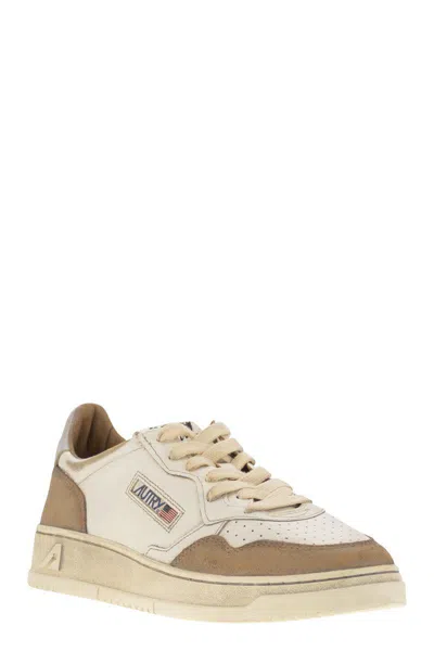 Autry Super Vintage Sneakers In White