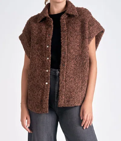 Elan Button Down Vest In Brown Mge In Brown