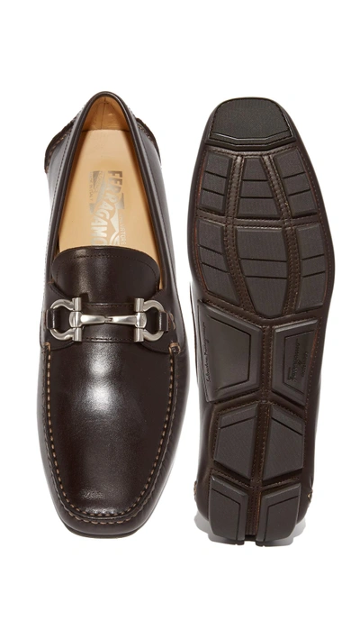 Shop Ferragamo Parigi Bit Driver Shoes In Hickory