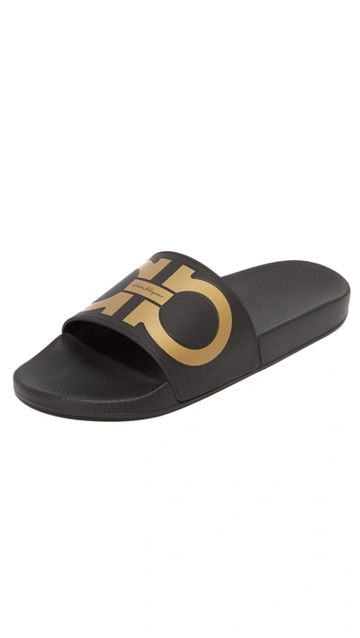 Ferragamo Groove Slide In Black/gold