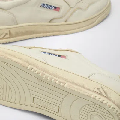 Autry 'medalist Low' White Low Sneakers With Logo Detail In White