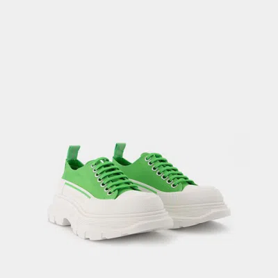 Alexander Mcqueen Sneakers Tread Aus Weissem Und Silberfarbenem Leder In Green