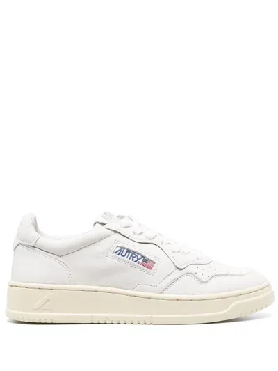 Autry Sneakers Medalist Low In Pelle Bianco Argento In White