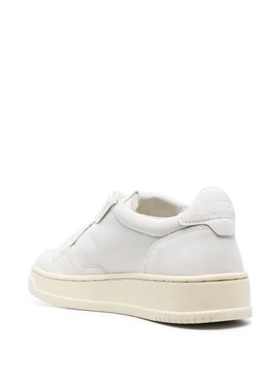 Autry Sneakers Medalist Low In Pelle Bianco Argento In White