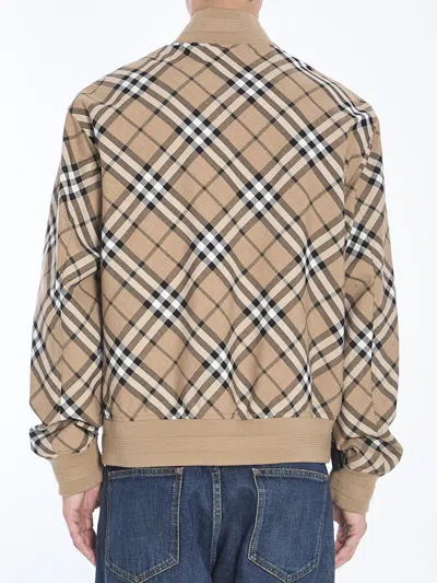 Burberry Mens Linden Ip Check Check-pattern Relaxed-fit Wool-blend Bomber Jacket In Beige
