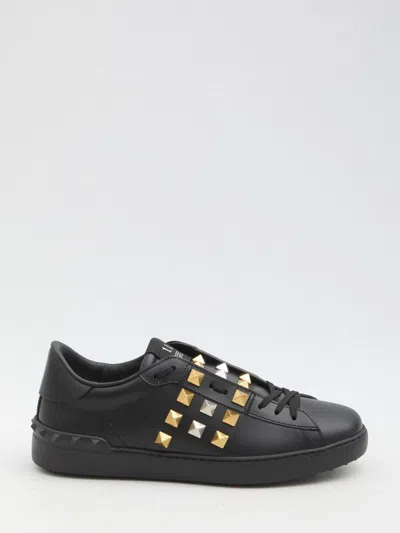 Valentino Garavani Men Rockstud Untitled Sneakers In Black