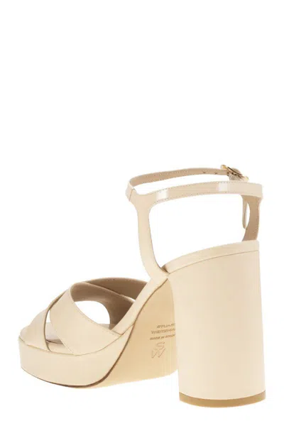 Stuart Weitzman Dayna - Leather Platform Sandal In Beige