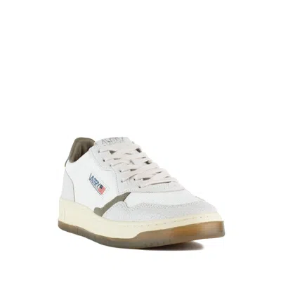 Autry Medalist Low White Leather And Covert Green Sneakers In White, Green