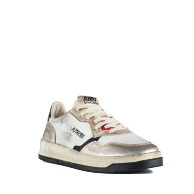 Autry Medalist Super Vintage Low Sneakers In White, Gold