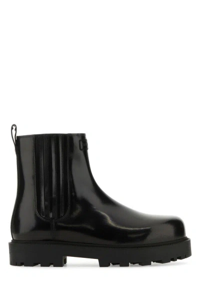 Givenchy Streamlined Leather Ankle Boots In Black