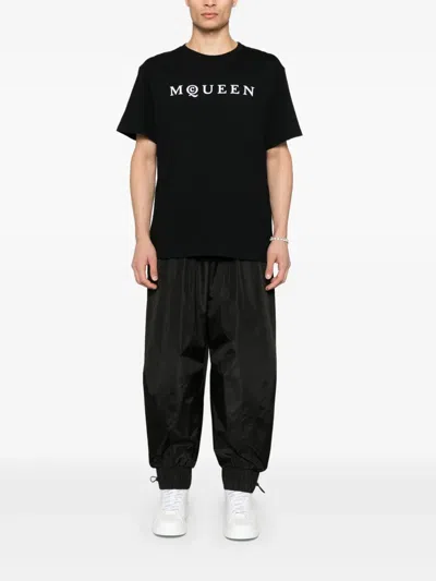 Alexander Mcqueen Logo Lettering Crewneck T-shirt In Black