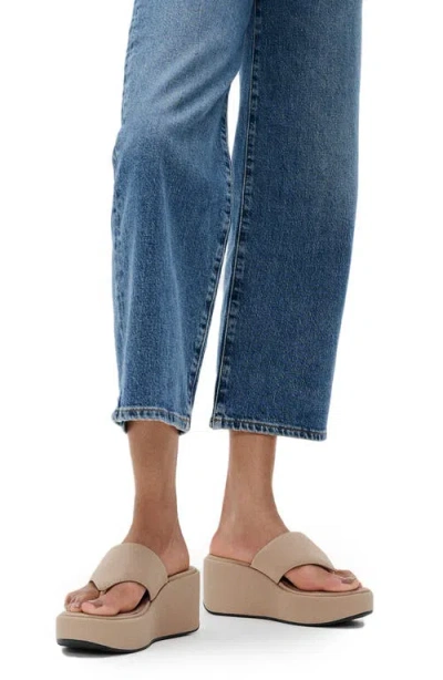 Fitflop Women's Flatforms Wedge Toe-post Sandals In Classic Beige