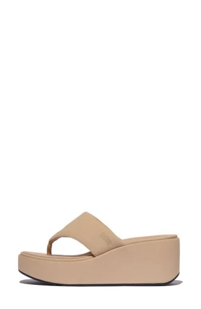 Fitflop Women's Flatforms Wedge Toe-post Sandals In Classic Beige