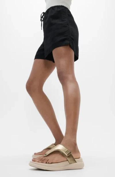 Fitflop F-mode Go Adjustable Platform Flip Flop In Platino