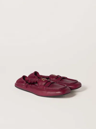 Miu Miu Logo Ruched Leather Loafers In Rubino