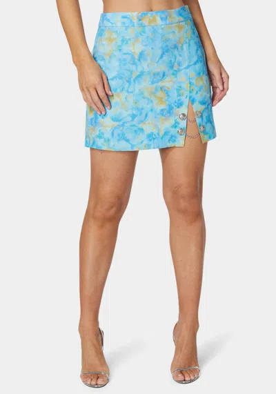 Bebe Chain Slit Mini Skirt In Floral Dreams Print