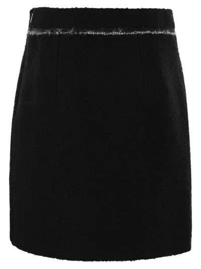 Fay Short Boucle Wool Skirt With Flap Pockets In Black