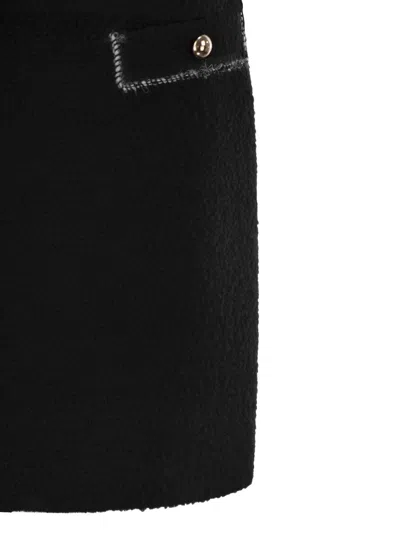 Fay Short Boucle Wool Skirt With Flap Pockets In Black