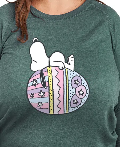 Hybrid Apparel Plus Size Peanuts Snoopy Easter Egg Graphic Pullover T-shirt In Green