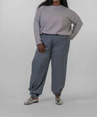 Nouvelle Silk95five Pondy Pants In Dark Grey In Grey