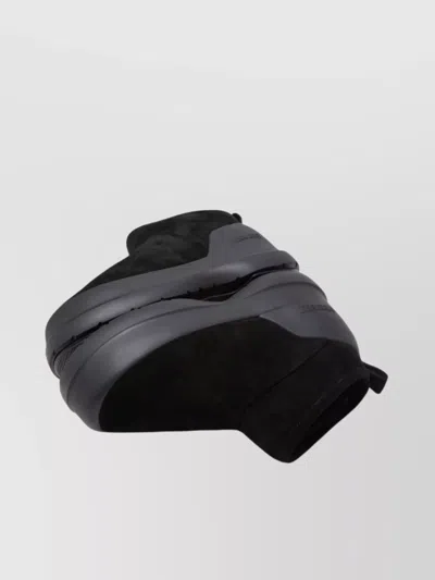 Moon Boot Mb Luna Low Boot In Classic Black With Premium Leather Construction In Black