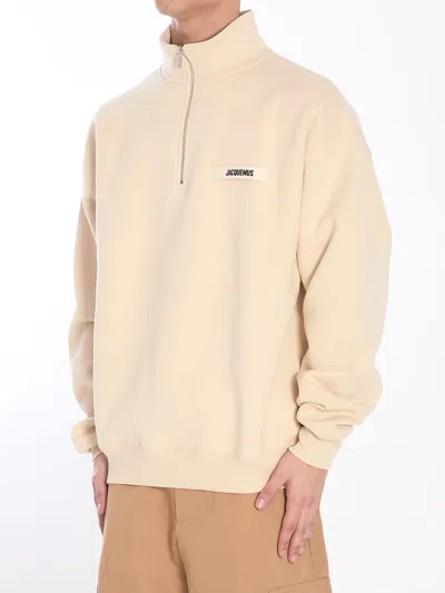 Jacquemus The Gros Grain High-collar Logo Sweatshirt In Neutral